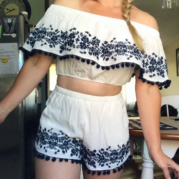 Show me your Mumu SMYM pom pom shorts & crop top small RARE! - Picture 9 of 13
